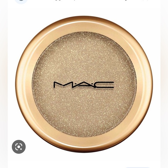 COPY - MAC - EYE SHADOW.                         TRAVEL EXCLUSIVE MEGA OMEGA - Picture 2 of 6
